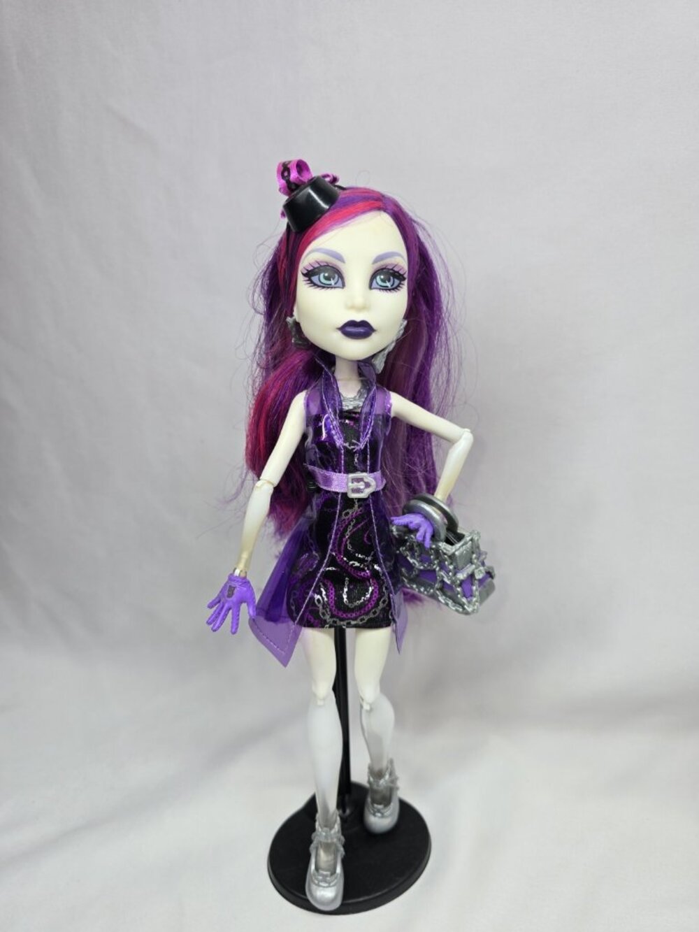 Monster High Ghouls Night Out Spectra Vondergeist Doll With Stand And Purse